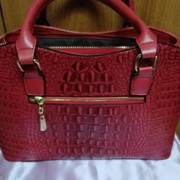 Lirenniao Red Croc-Embossed Satchel With Matching Wristlet - Picture 5 of 9